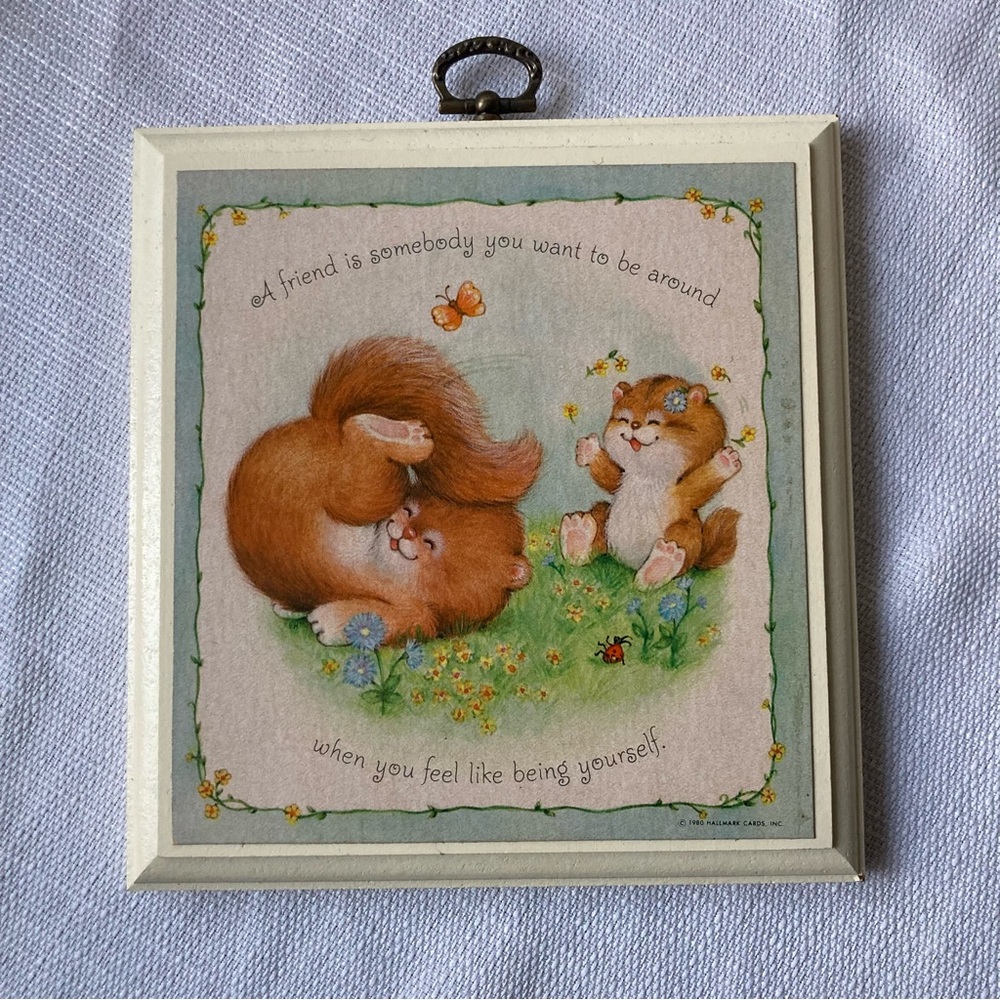 1980 Hallmark Cards Wooden Wall Plaque with a sweet scene and saying of friends!